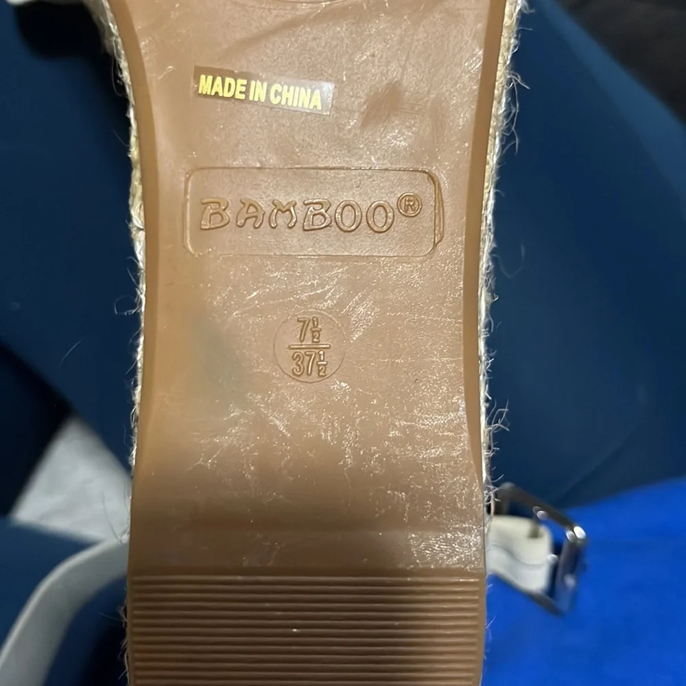 Sandals - Picture 3 of 4